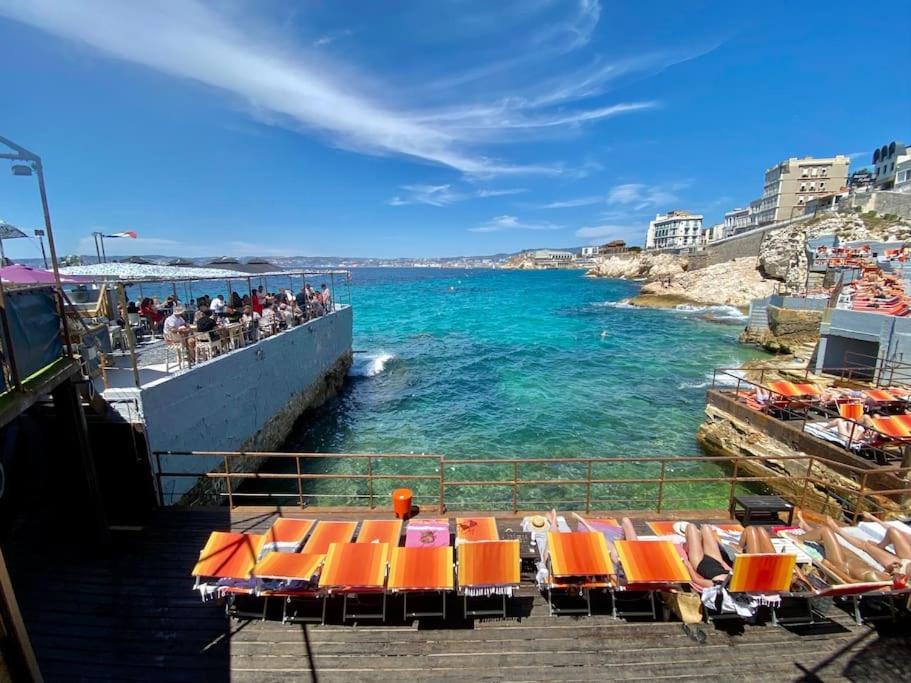 T2 Canebiere * Marseilles